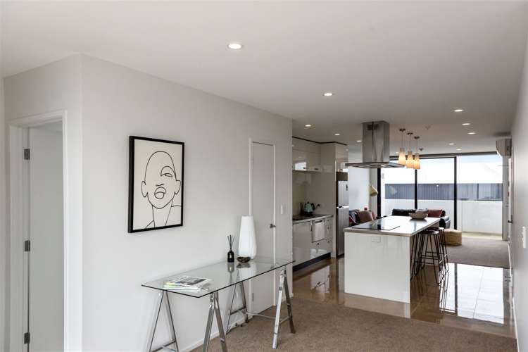 2/86 Hurlstone Drive Taranaki_17