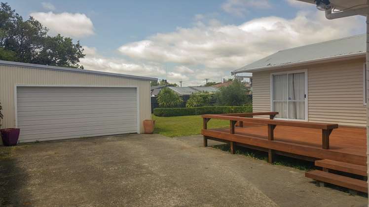 15 Clyde Street Utuhina_9