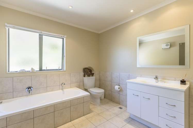 5/8 Wellington Road Paekakariki_12