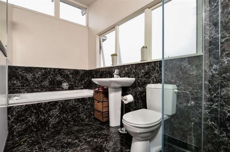 69 Tiroroa Avenue Te Atatu South_6