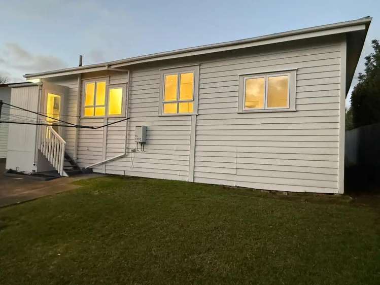 257 Mount Albert Road_3