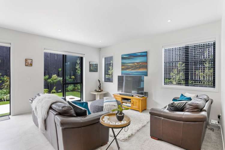 302 Jack Lachlan Drive Beachlands_9