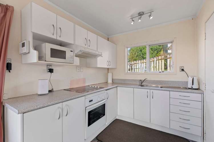 2/321 Triangle Road Massey_3