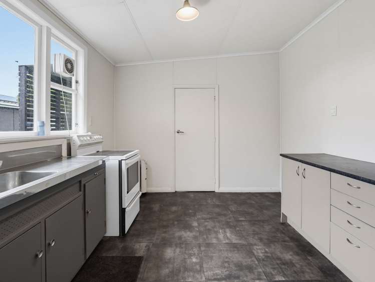 19 Hereford Street West End_11