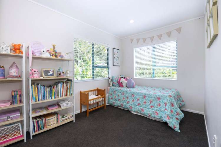 24 Rauhuia Crescent Parau_19