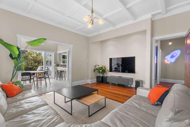 3 Fairlands Avenue 1823_3