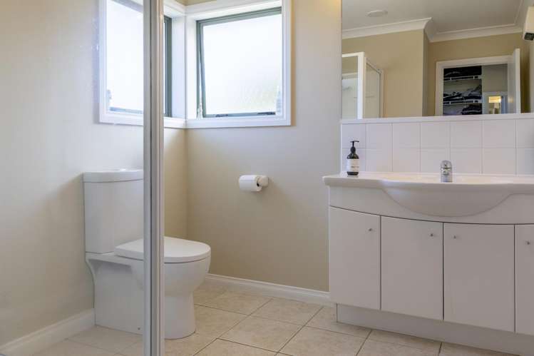 8 Belvedere Grove Rangatira Park_23