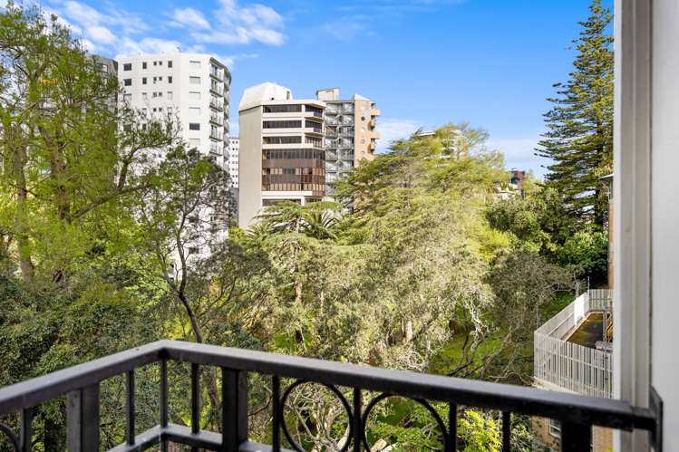 1N/100 Greys Avenue Auckland Central_6