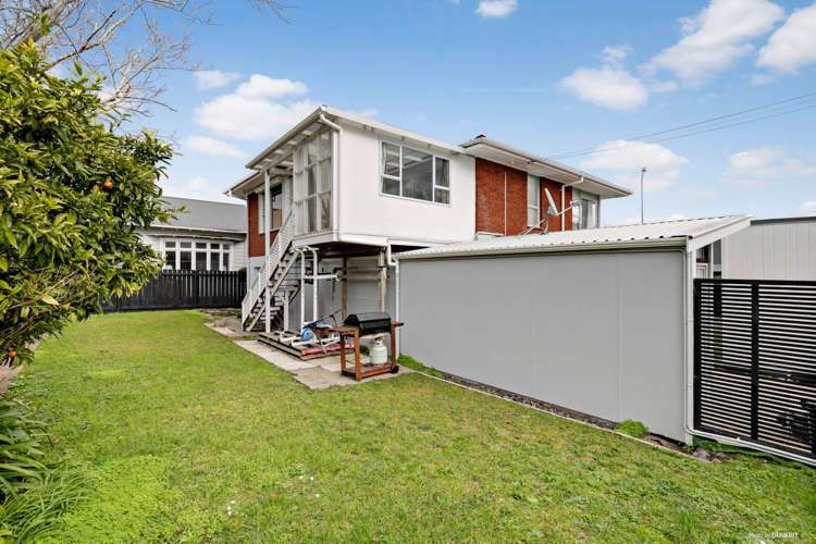 76 Lake Road Narrow Neck_15