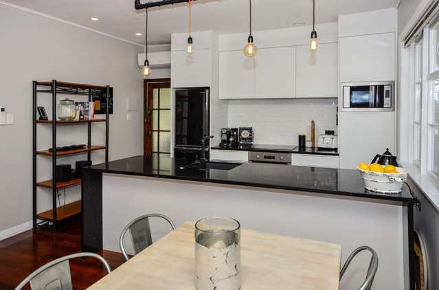 2/1 Varlene Terrace Forrest Hill_2