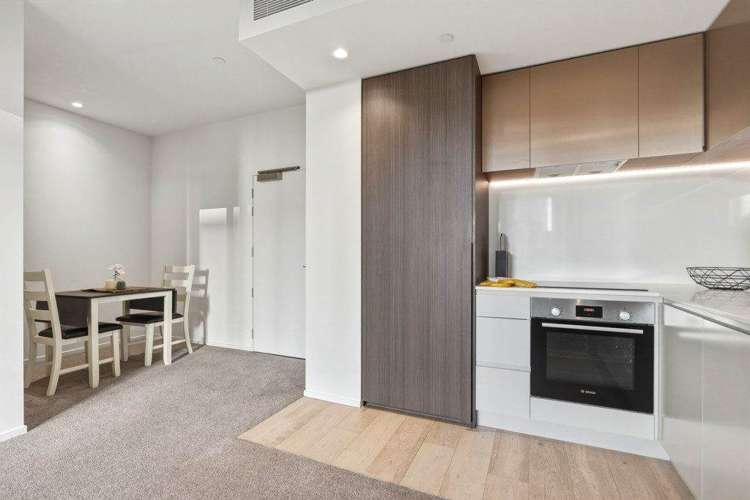 1607/10 Commerce Street City Centre_19