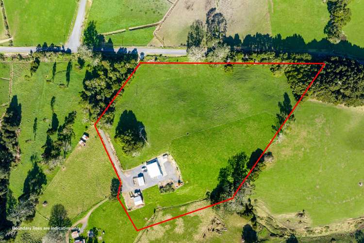 1043 Whananaki North Road_0