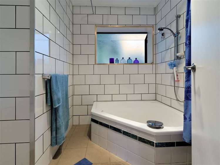 17 Easter Parade Glen Eden_11