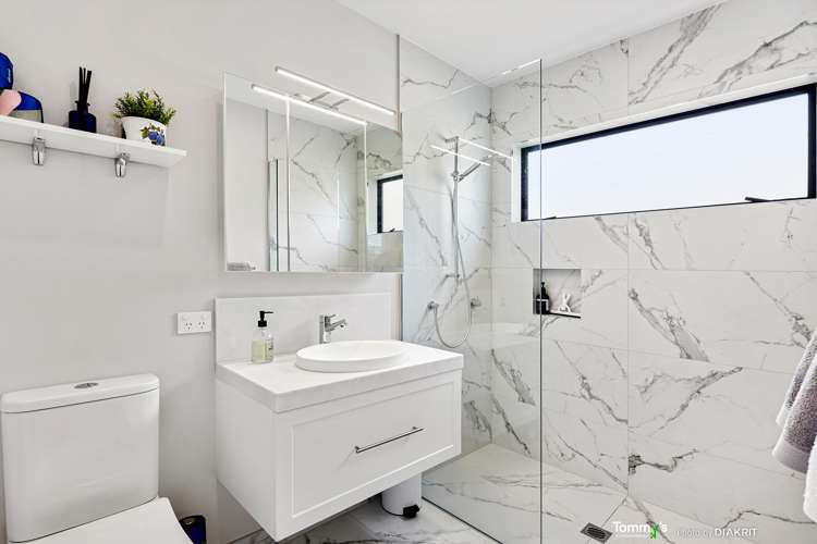 15 Riroriro Close Crofton Downs_17