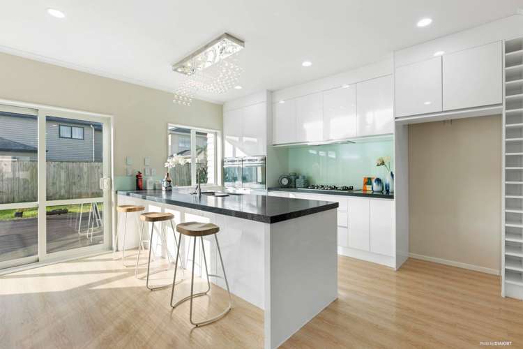 51 Castlebane Drive Flat Bush_5