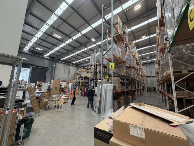 Unit 4, 21 Bell Road South Gracefield_2