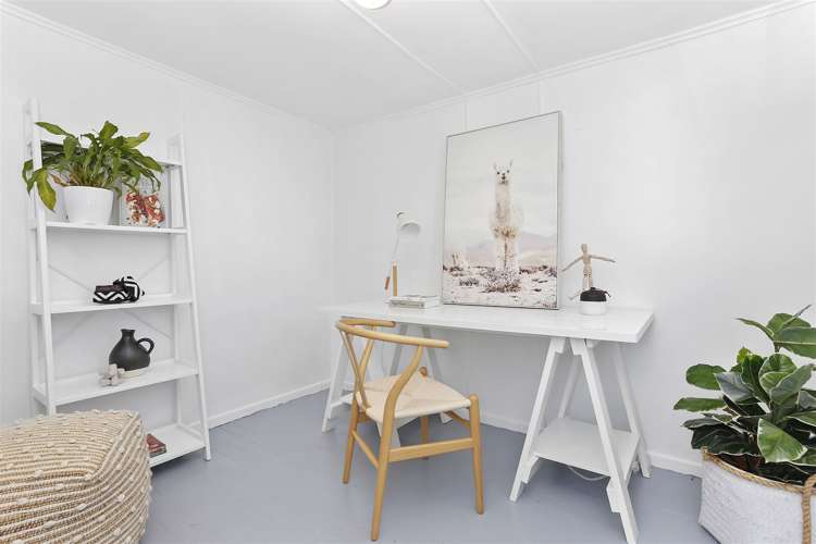 1/23a Gladstone Road Northcote_18