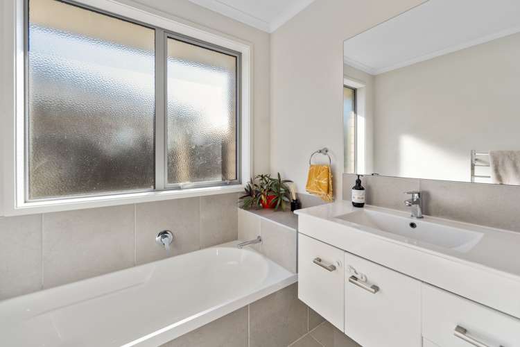 32 Rainey Crescent Papamoa_18