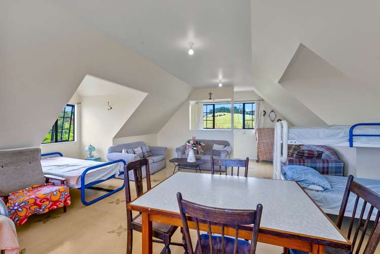 65 M Greenwood Road Leigh_18