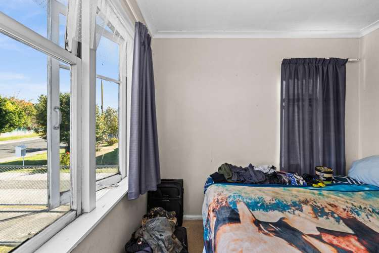 1206 Norfolk Crescent Mayfair_8