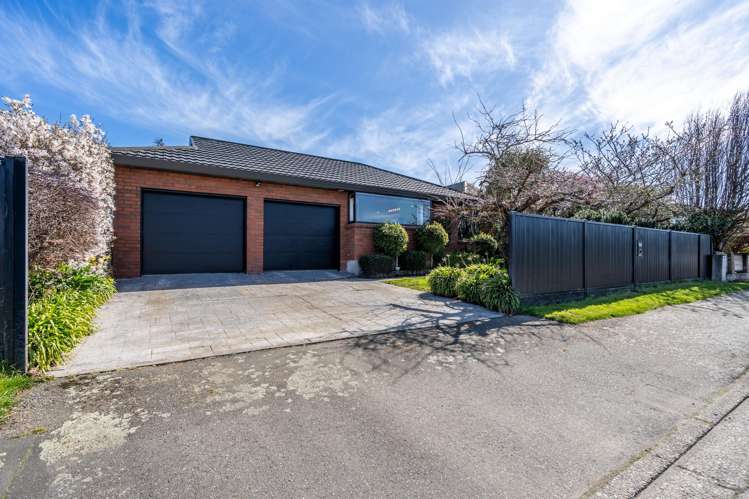 700 Queens Drive Waikiwi_22