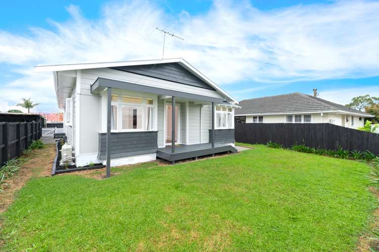 18 Falkirk Street Blockhouse Bay_14