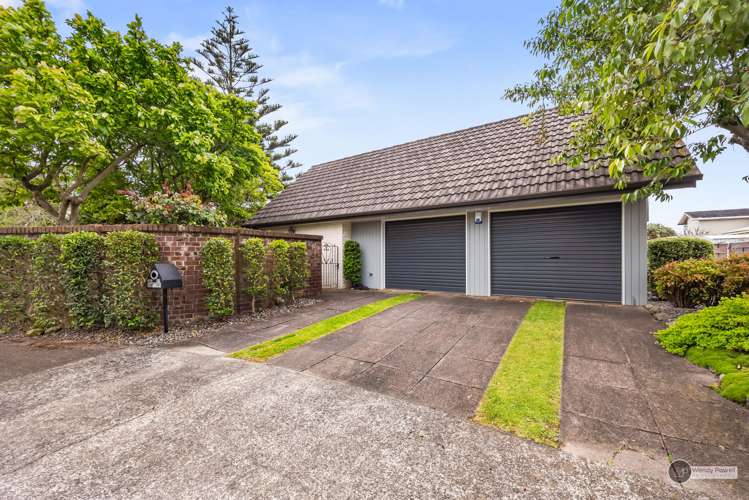 37 Kebbell Grove Epuni_17