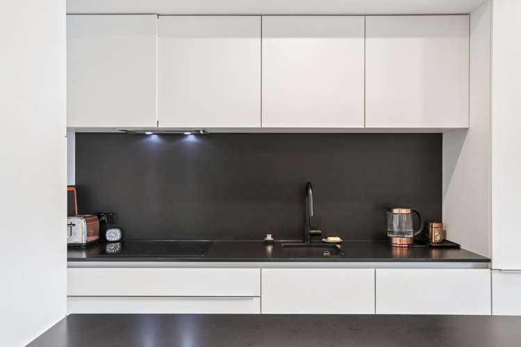 302/2 Miller Street Point Chevalier_7