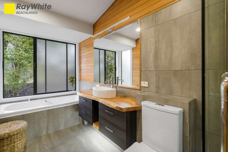 156 Ara-Kotinga Whitford_15