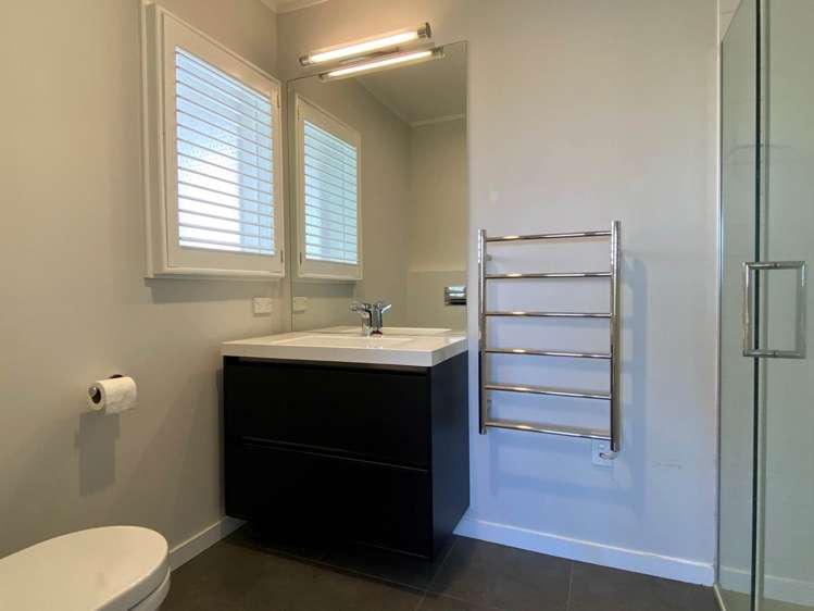 18 Williamson Avenue Belmont_12