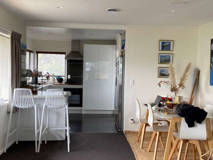 2 Ocean View Road Port Waikato_10