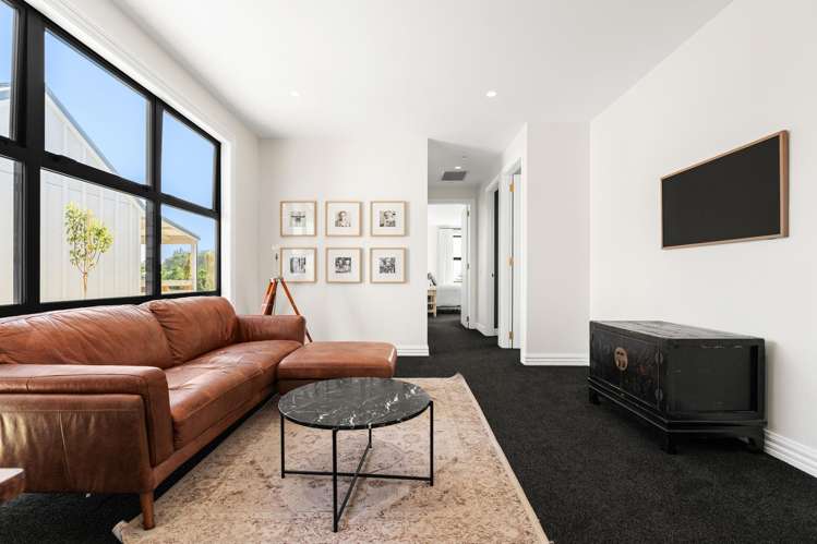 83 Charles Robert Drive Kahutara_15