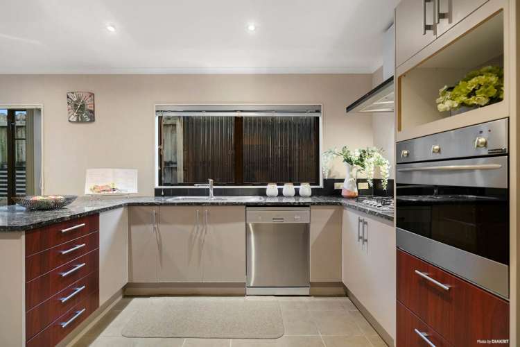 4a Dapple Place Flat Bush_11