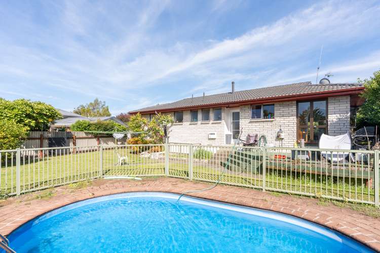 4 Lansdowne Crescent Glenview_11