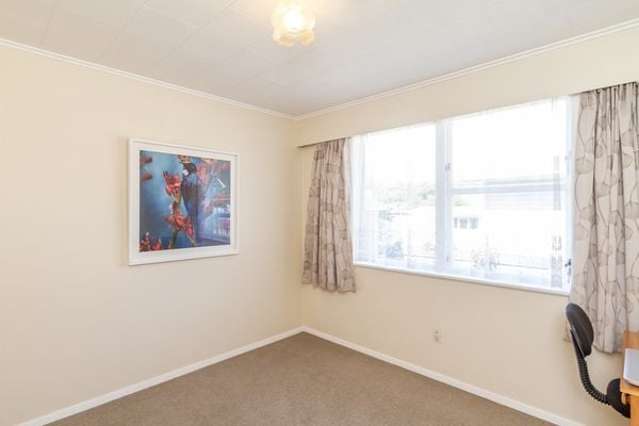 14 Parkway Wainuiomata_4