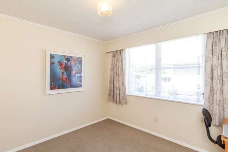 14 Parkway Wainuiomata_4