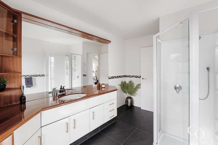 1 Seventeenth Avenue Avenues_18