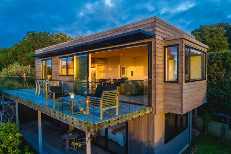 58 Victoria Road South Onetangi_20