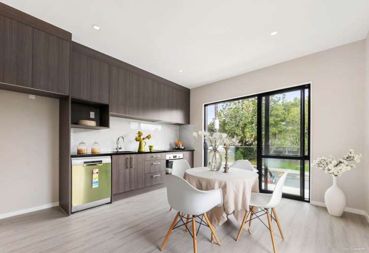 2/53 Archibald Road Kelston_3