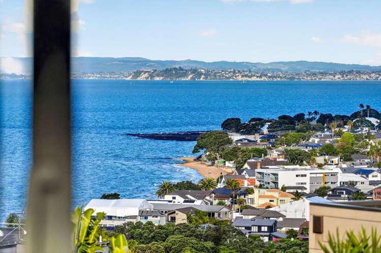 1/64 Seaview Road 1609_10
