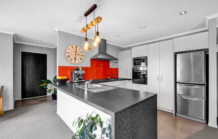 3 Estate Grove Inglewood_5