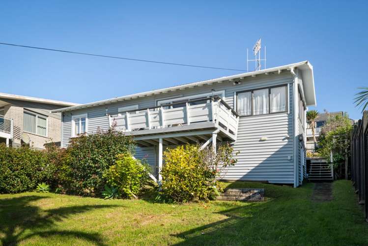 65 Beach Road Waihi Beach_1