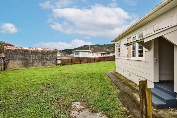 7 and 9 Bryant Grove Taita_21