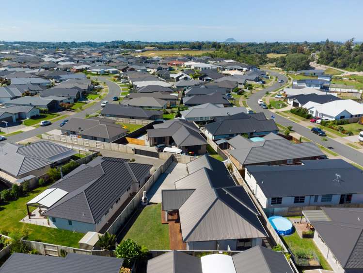 53 Kahuparere Crescent Pyes Pa_21