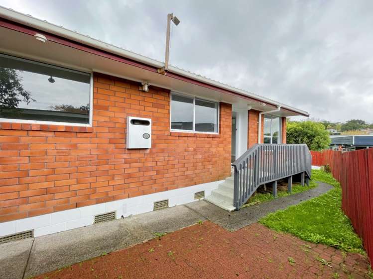 2/82 Moore Street Hillcrest_4