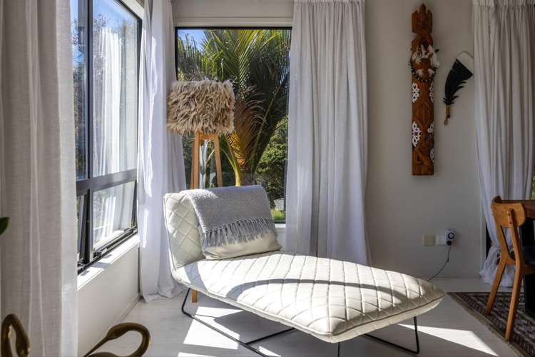 109 Queens Drive Oneroa_12