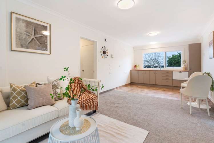 2/3 Howe Street Howick_12