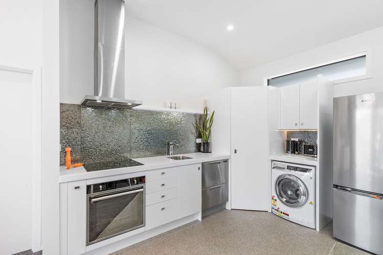 27 Watts Road Fernhill/Sunshine Bay_6