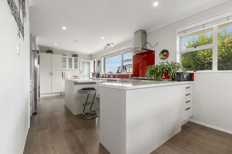 635 Queen Street East Levin_4