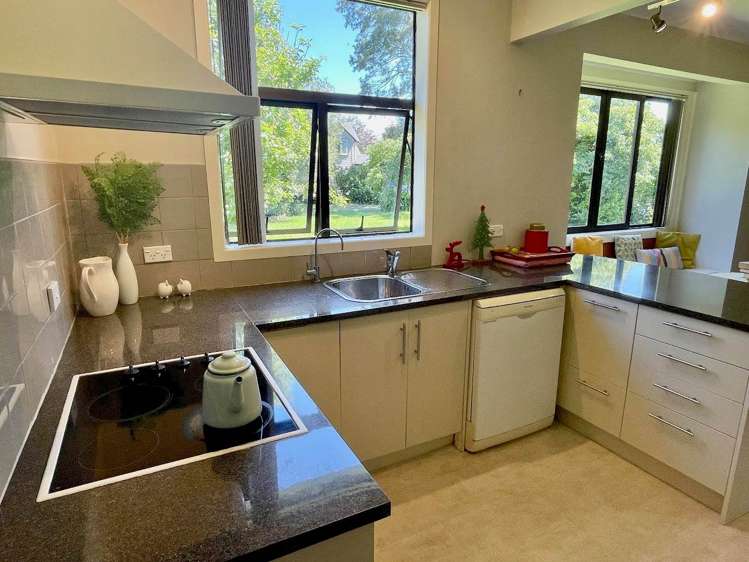 190 Boord Crescent_4